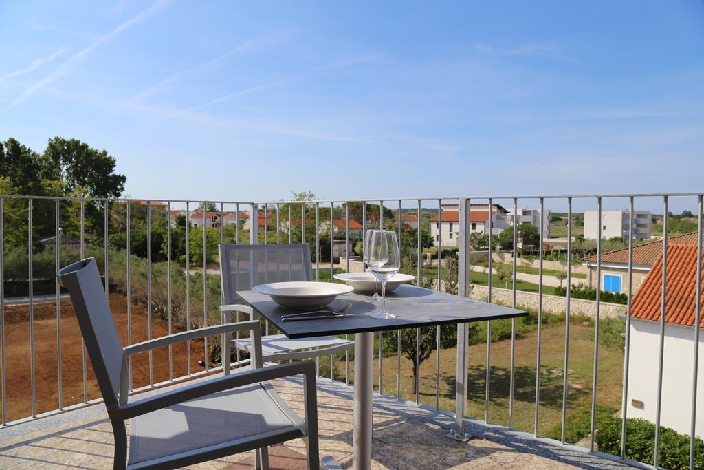 Mk | Apartments Nin Vrsi Bagian luar foto