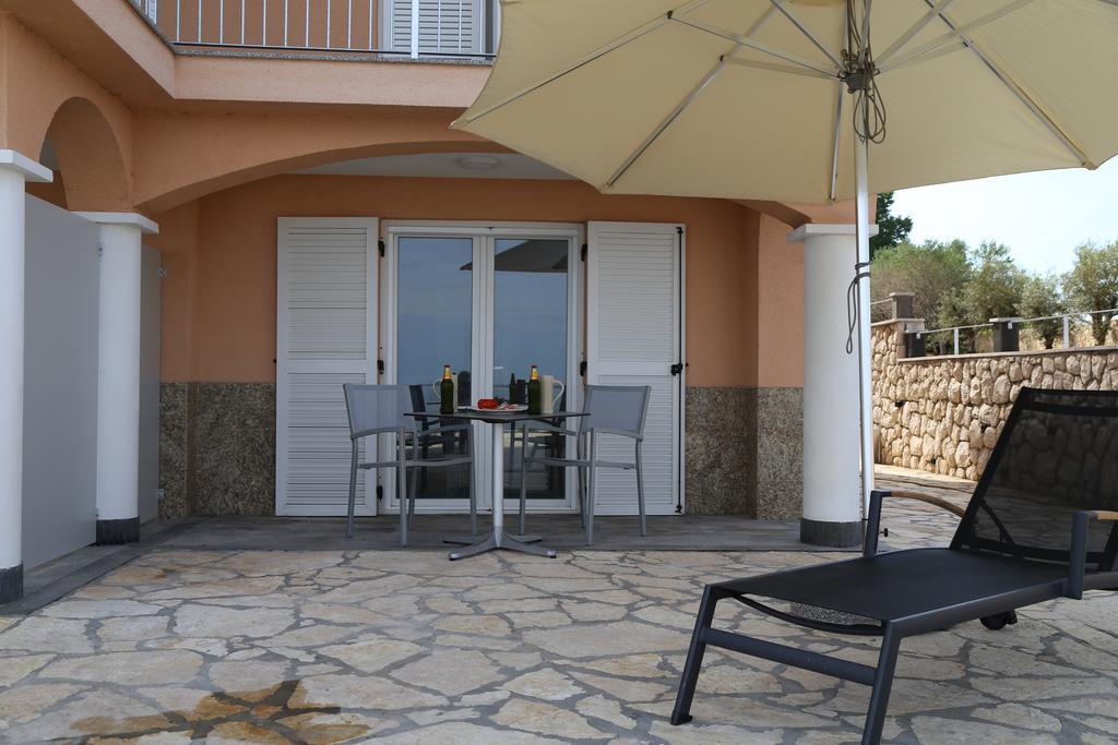 Mk | Apartments Nin Vrsi Bagian luar foto