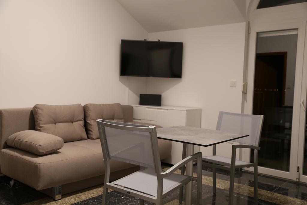 Mk | Apartments Nin Vrsi Bagian luar foto